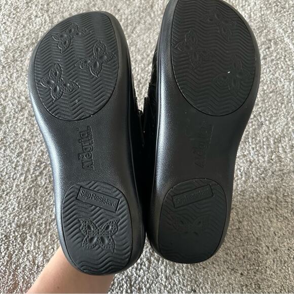 Alegria Joleen Tar Tooled Black Professional / Nursing Shoe Clog - Picture 6 of 8